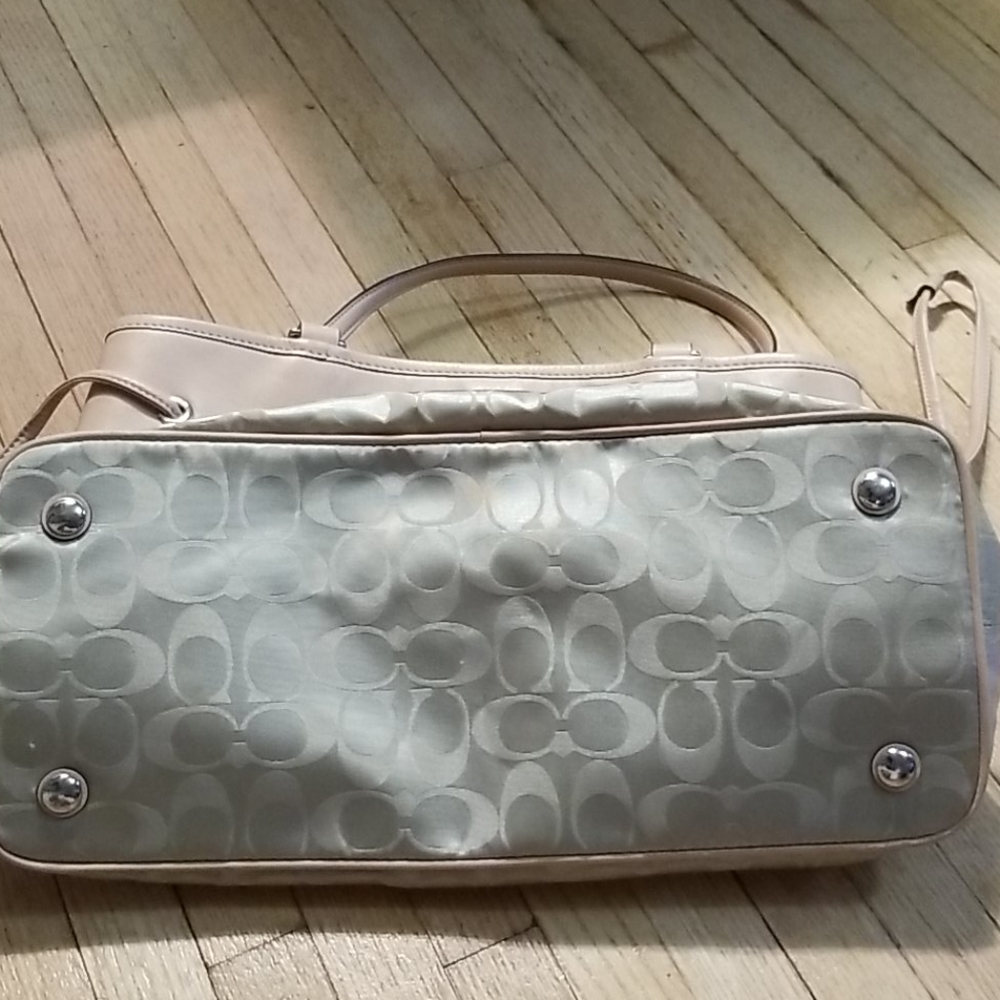 Coach purse - Picture 4 of 4